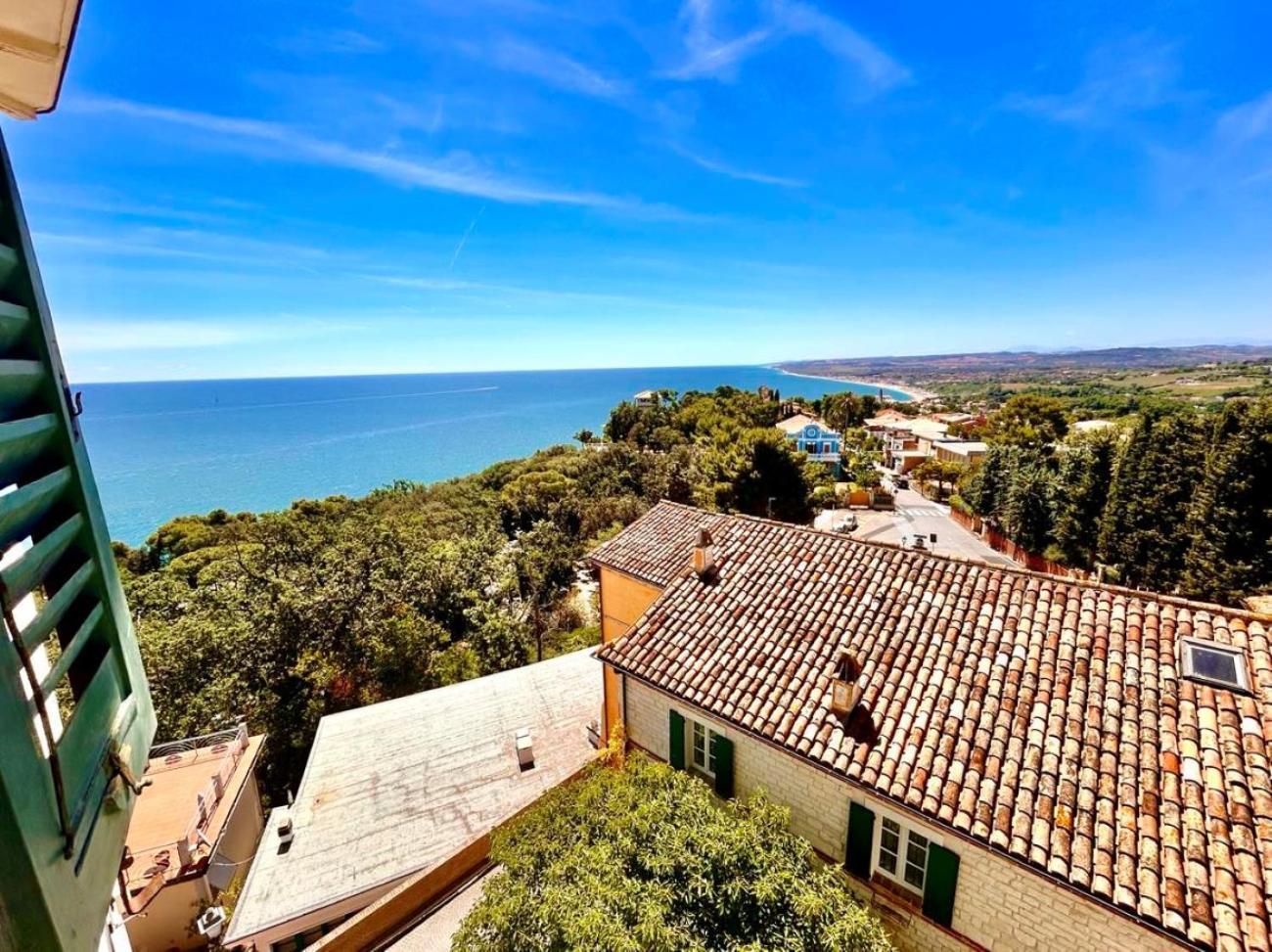 Paulis - Semiattico In Pieno Centro A Sirolo, Con Meravigliosa Vista Mare Exterior foto
